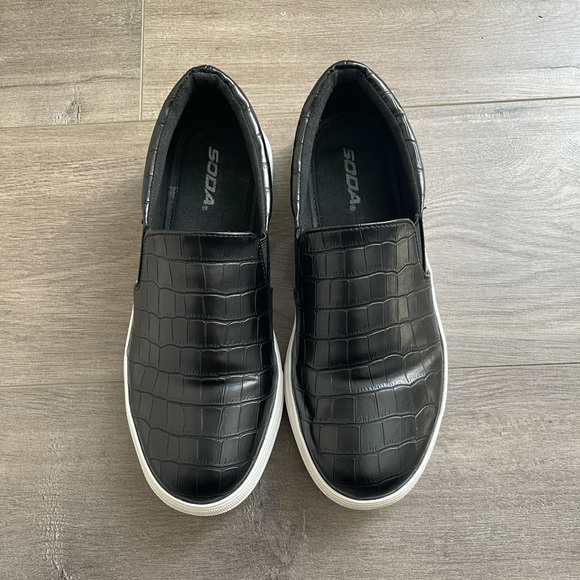 🐊🖤Faux Crocodile skin Soda slip on sneakers! - Picture 2 of 4